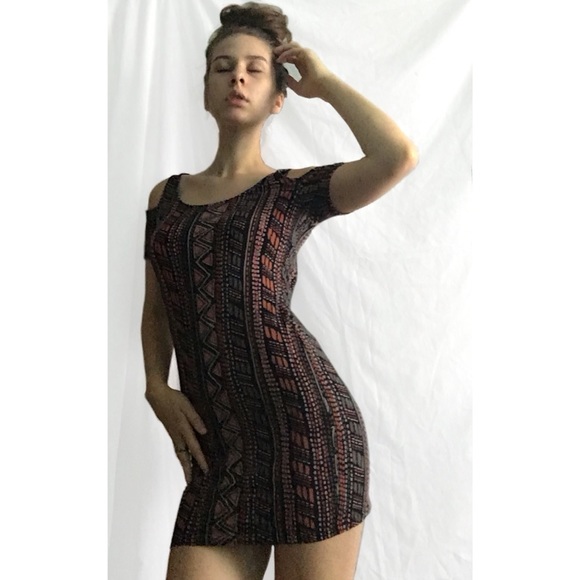 Patterned body con dress - Picture 2 of 7